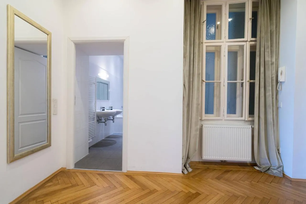 Vienna Residence, Naschmarkt - Museumsquartier Aparthotel